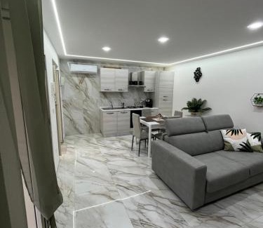 Quartieri Spagnoli Apartment | L'Angolo Verde