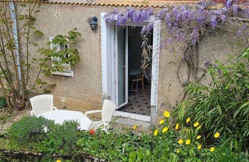 Chaumont Apartment | L'Annexe de la corniche