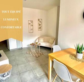 Cruas Apartment | L'appart cosy Cruas ღ au pied du château