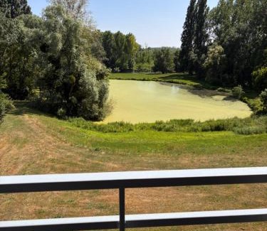 Briollay Apartment | L appartement du lac