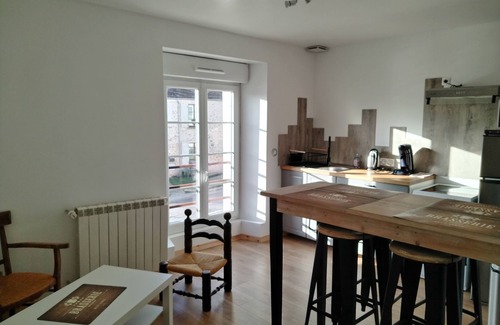 Saints Apartment | L' ART Appart from 2 to 4 pers, 7 min from coulommiers, 25 min from Disneyland Paris