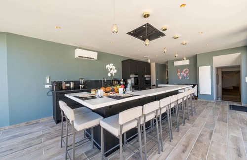 Saint-Hilaire-le-Petit House | L'artbanne Maison Hestia