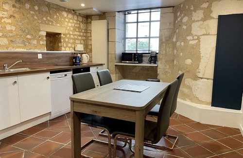 Auxerre Apartment | L'Atelier-Apartment-Superior-Ensuite with Shower-City view