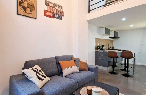 Saint-Etienne Apartment | "L'atelier B" magnificent loft with private terrace