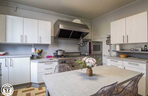 Vernines House | L'auberge + Entre Lacs et Volcans