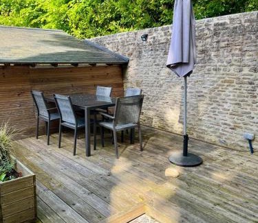Saint-Come-de-Fresne Apartment | L'Azalée, avec accès piscine et jacuzzi