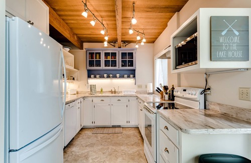 Alvadore House | L&D North House - A Waterfront Getaway