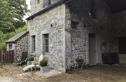 Durnal House | L’eau et la pierre