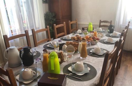 Saint-Nicolas-des-Motets Bed & Breakfast | L'Eclipse