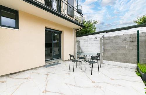 Les Mureaux Apartment | L'Elégante Etoile Parisienne avec Terrasse - Proche Gare et Seine
