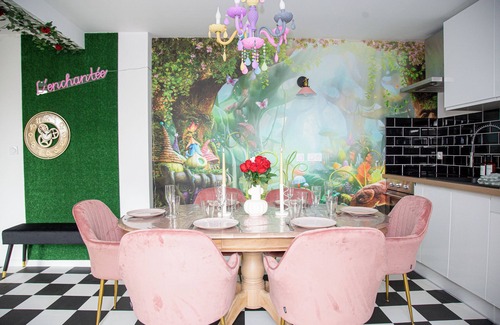 Crecy-la-Chapelle Apartment | L'enchantée, 6 pers, 15 min Disneyland Paris, Garden BBQ