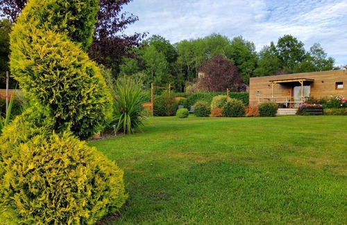 Courtonne-la-Meurdrac Bed & Breakfast | L’’ Ensoleillée Au Doux Refuge
