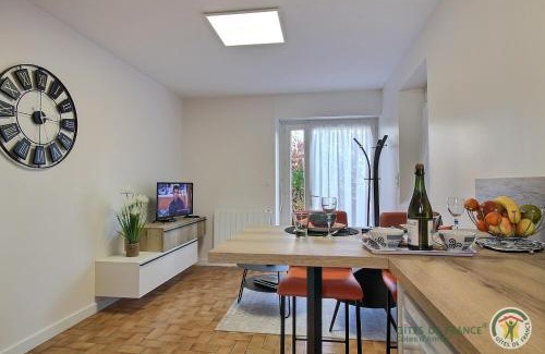 Brehand House | L'epine fleurie