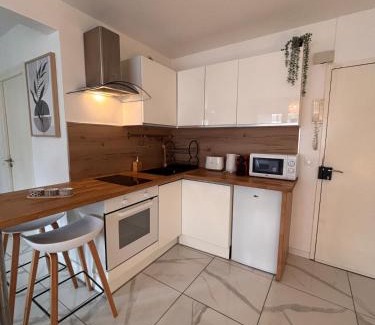 Annemasse Apartment | L'escale direct access to train station ideal location