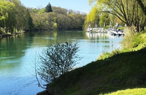 La Ferte-sous-Jouarre Hotel | L'Escale Royale La Ferté-sous-Jouarre Marne Meaux