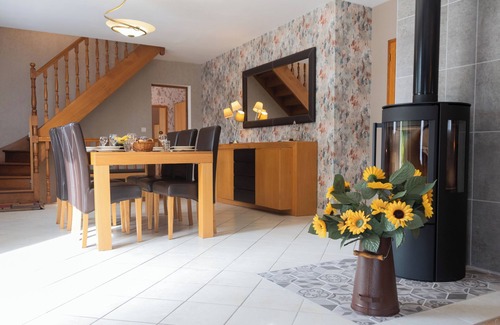 Milly-la-Foret House | L'Escapade, house with garden, billiards, table soccer, fitness area