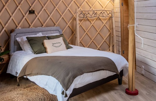 Villeveque Cabin | L'expérience "yourte & Vous"