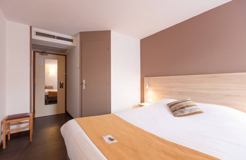 Claix Hotel | L'Hôtel des Trois Massifs