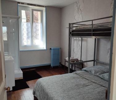 Saint-Senoch Bed & Breakfast | L'HotenTyka