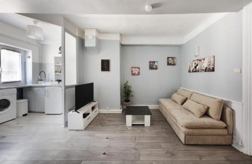 Griffon - Royale Apartment | L'hyper centre terreaux 45m2 équipé CLIM