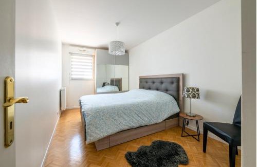Guyancourt Apartment | L'Instant Versailles - Proche Golf & Centre