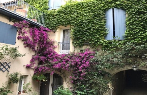 Beaucaire Apartment | L'Isle Cottage