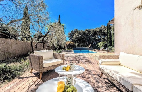 Saint-Hilaire-d'Ozilhan Villa | L'oliveraie d'Ozilhan | Swimming pool | Air conditioning