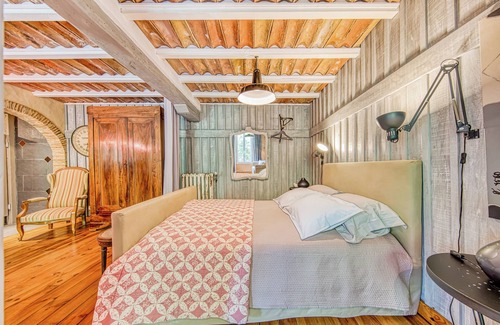 Noaillan Bed & Breakfast | L’Orée de Lansot – Romance Room in a Peaceful, Green Setting