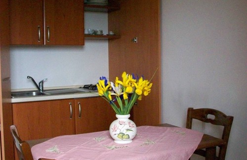 Deruta House | L'ORTO: apartment within farmhouse just 15 minutes far from Assisi.