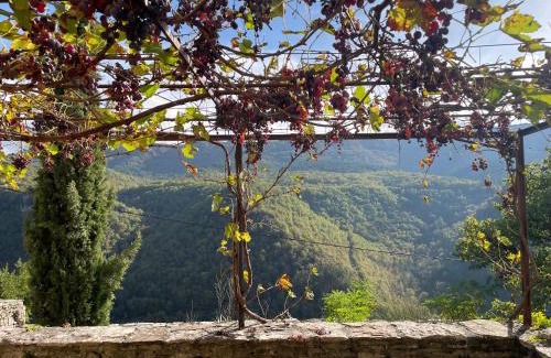 La Bastide-Pradines House | L'Oustal du Larzac, gîte en Aveyron