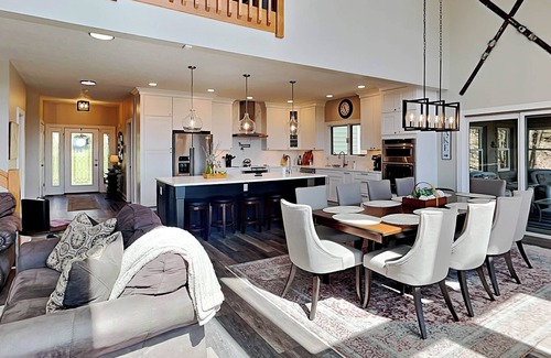 Thayerville House | La Bella Vita | Amazing Lake Views, Upscale Decor