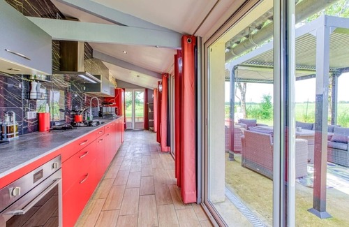 Septfonds House | La Belle Quercynoise with shared jacuzzi and outdoor pool.