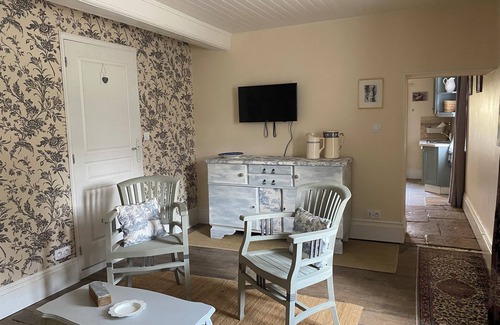 Tailly House | La belle vie l'annexe, 4/5-person gîte 5 min from Beaune and 2 km from Meursault
