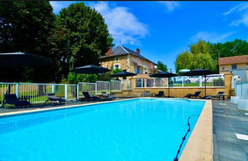 Montclera House | La biche au bois piscine chauffee jacuzzi