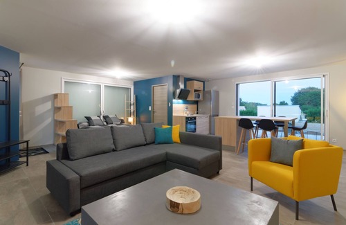 Vignoux-sur-Barangeon Apartment | La Birette. Studio house in the countryside. Motorway at 5 km.