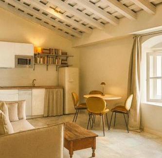Jerez de la Frontera Old Town Apartment | La Bohéme