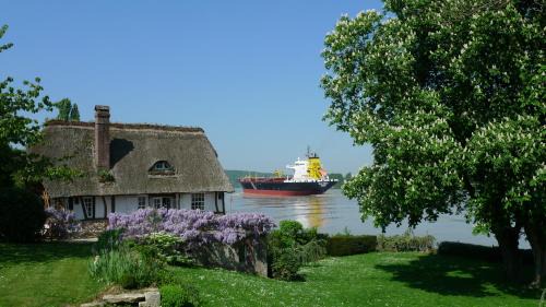 Vieux-Port Bed & Breakfast | La Bonne Auberge - Seine Panorama SAS