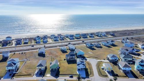 Terramar Beach House | La Buena Brisa - The Good Breeze with Gulf views.