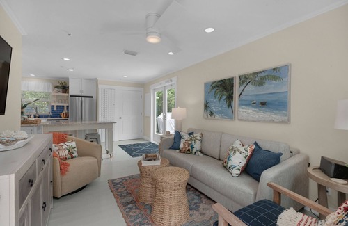 Seacrest House | La Cabana - Enjoy a great location with resort outdoor space