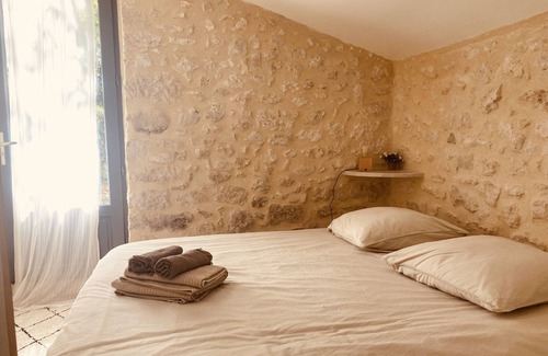 Belveze Bed & Breakfast | La Cabane, charming and unusual, swimming pool, for lovers of peace and nature