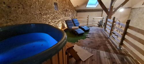 Vellerot-les-Vercel Bed & Breakfast | La Cabane et SPA Chez Jules