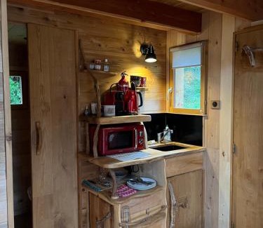 Bassussarry Bed & Breakfast | La Cabane le Cœur de Xanet