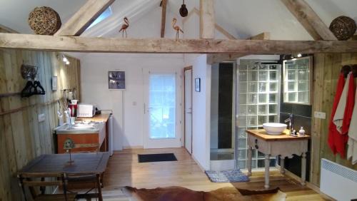 Laid Trou House | La cabane sur l'eau