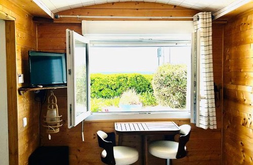 Barneville-Carteret Bed & Breakfast | "La Cabine" atypique, vue mer à la VILLA PLEIN VENT