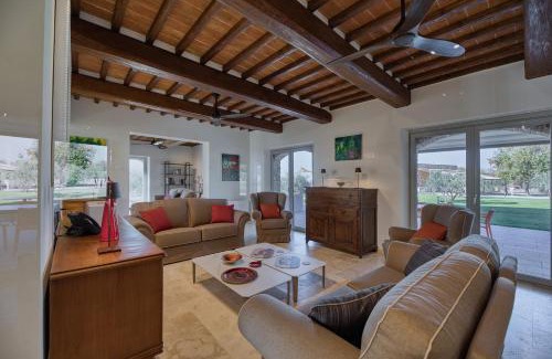 Badia a Ruoti Villa | LA CALCINAIA 16, Emma Villas