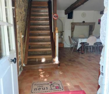 Quinsonnas House | La cambuse des gones - Gîte 3 chambres