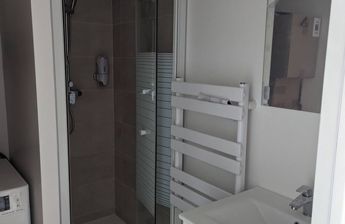 Malakoff Apartment | La campagne à Paris : Bright new apartment in a green setting
