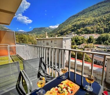 Saint-Claude Apartment | La Capucine - Lumineux avec balcon et parking
