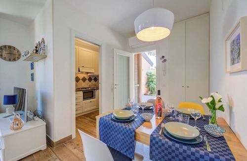 Padenghe sul Garda Apartment | La Casa Accanto With Shared Pool