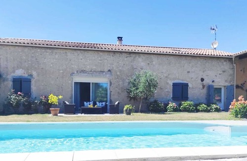 Saint-Paul House | La Casa Bonheur with heated and private swimming pool